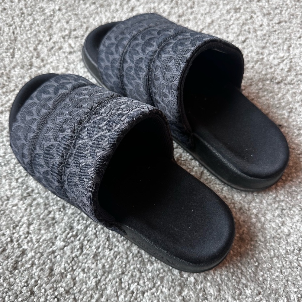 Adidas Adilette Essential Sandal Slides - Picture 2 of 4